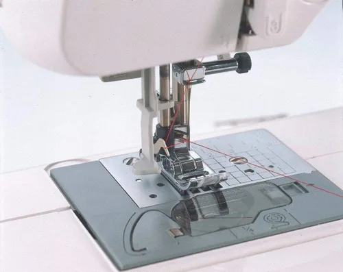 Vista 3 de Brother BM3850 Máquina de coser de 37 puntadas con mesa de extensión extra ancha