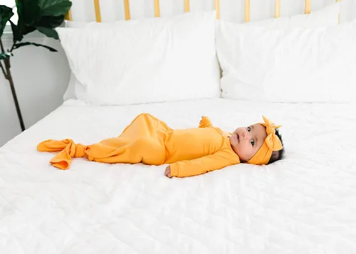 Vista 4 de Copper Pearl Vestido de bebé anudado - Pijamas de recién nacidos anudados para bebé niño y niña, vestidos de bebé de manga larga suaves y elásticos