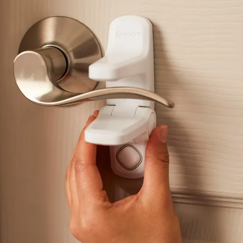 Vista 7 de Safety 1st OutSmart - Cerradura de palanca de puerta a prueba de niños, color blanco, 1 unidad