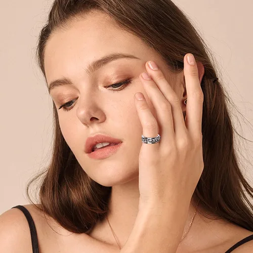 Vista 4 de Sanfenly 6 anillos giratorios de acero inoxidable para mujeres y hombres anillos antiansiedad anillo de luna estrella arena acabado explosivo alivio