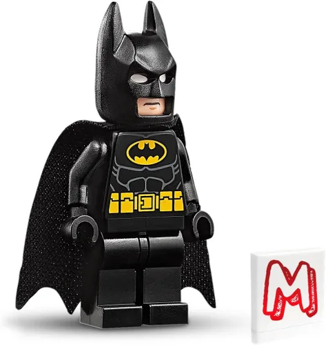 Vista 2 de LEGO Super Heroes DC Batman Minifigure - Batman (en traje negro con Batcape y Bat-a-rang) Junior Sets