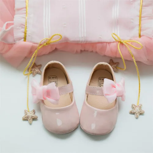 Vista 4 de Miamooi Zapatos de vestir de boda para bebés y niñas, zapatos de ballet con lazo de princesa Mary Jane, zapatos planos para primeros pasos, zapatos