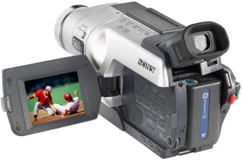Vista 2 de Sony Videocámara CCDTRV318 Hi8 con LCD de 2.5" y disparo constante (descontinuado por el fabricante)