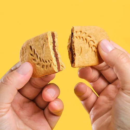 Vista 11 de belVita Sándwiches de galletas de barra de desayuno, crema de chocolate negro, 30 paquetes en total, 6 cajas (2 galletas por paquete)