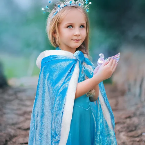 Vista 7 de Unittype Capa de princesa azul con capucha para niña, disfraz de princesa para Navidad, Año Nuevo, cumpleaños, fiesta de cosplay