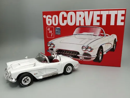 Vista 6 de AMT 1960 Chevrolet Corvette Kit de modelo a escala 1:25