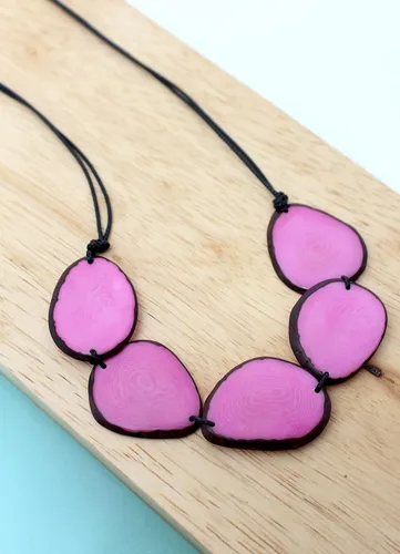 Vista 4 de Tagua Necklace Pink Chips Handmade Fair Trade, Adjustable lightweight by Florama Natural Jewelry