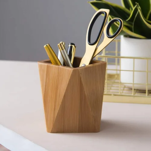 Vista 3 de Soporte para bolígrafo de madera de bambú para escritorio, recipiente geométrico para lápices, bonitos suministros de oficina de escritorio