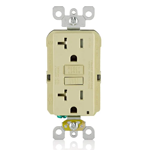Vista 15 de Leviton SmartlockPro - Combinación GFCI de autocomprobación 15A con USB tipo A y tipo C en pared, cargador USB para teléfonos inteligentes y Blanco