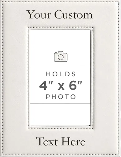 Vista 74 de Marco de fotos de piel sintética de cuero sintético grabado para añadir tu texto personalizado para colgar o en la mesa, marco de fotos familiares