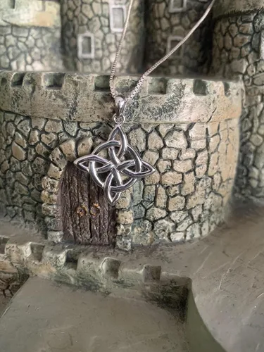 Vista 7 de Jewelry Trends Collar con colgante de nudo celta de buena suerte de plata esterlina de 18 pulgadas, Metal, No es una piedra preciosa