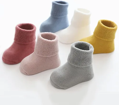 Vista 2 de Ehdching Paquete de 6 calcetines de algodón antideslizantes antideslizantes para bebés y niñas pequeñas