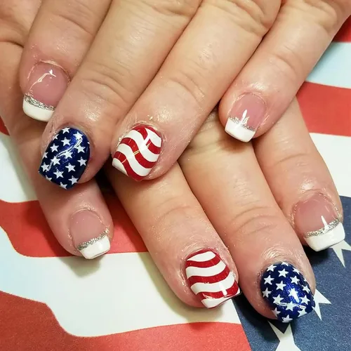Vista 10 de 24 uñas postizas a presión con punta francesa, cuadradas, medianas, con brillantina, con diseño de degradado blanco, uñas postizas reutilizables