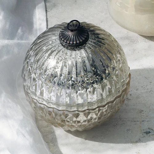 Vista 7 de Illume - Vela de ornamento de mercurio bálsamo y cedro
