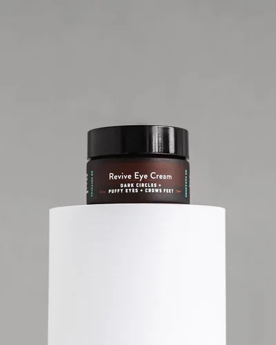 Vista 5 de ASSEMBLED Revive Crema de ojos (0.5 oz), tratamiento multivitamínico con cafeína; sin fragancia; sin parabenos