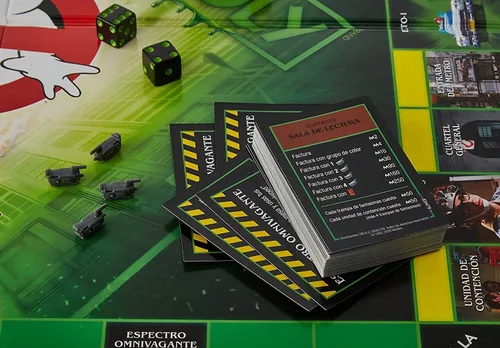 Vista 3 de Monopoly Juego de mesa Ghostbusters: 2-6 jugadores, mayores de 8 años
