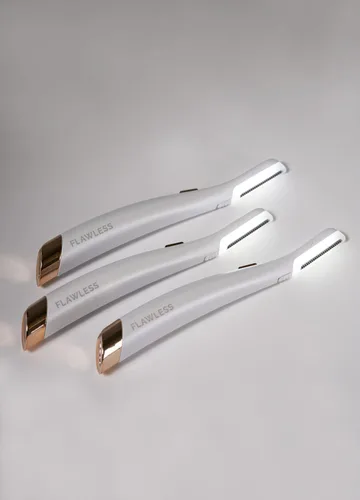 Vista 6 de Finishing Touch Flawless Dermaplane Glo Lighted Facial Exfoliator - Non-Vibrating and Includes 6 Replacement Heads, White/Rose Gold