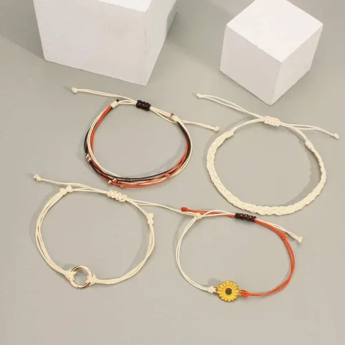 Vista 4 de Pulsera de cuerda trenzada hecha a mano con diseño de girasol para adolescentes y mujeres Beige