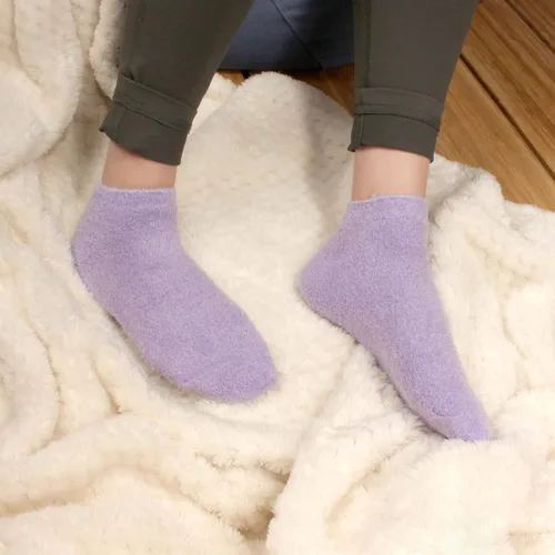 Vista 2 de BambooMN Calcetines de spa de nailon mullidos con infusión de aloe para mujer, color morado lavanda, 3 pares