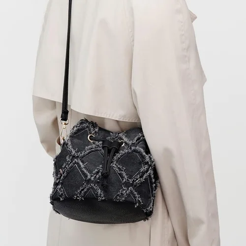 Vista 2 de Bolsas de cubo para mujer, mini bolso cruzado de mezclilla, con flecos, bolso de hombro con cordón