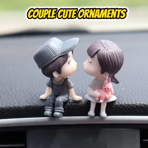 Vista 6 de Lindo adorno de coche con diseño de pareja de caricaturas, decoración de tablero de automóvil, figuras de pareja besando, adornos de globos (A)