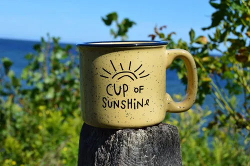 Vista 5 de Cup Of Sunshine - Taza de café de cerámica para fogata – Taza de regalo de fogata para campista feliz – Mochilero al aire libre Mountain Camper