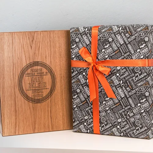 Vista 6 de Juego de decantadores de whisky hechos a mano personalizados, piedras escalofriantes de whisky, decantador de whisky grabado, 2 vasos de whisky