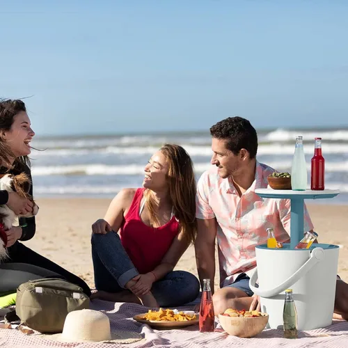 Vista 5 de Keter Go Bar - Enfriador de cerveza y vino de 4.2 galones con asa y mesa desplegable para exteriores, perfecto para tu patio, picnic y accesorios