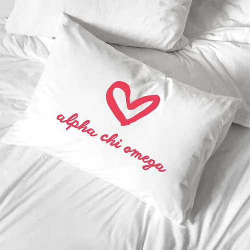 Vista 4 de sockprints Funda de almohada Alpha Chi Omega - Nombre de la hermandad con diseño de corazón. Funda de almohada 100% algodón tamaño estándar 20 x 30