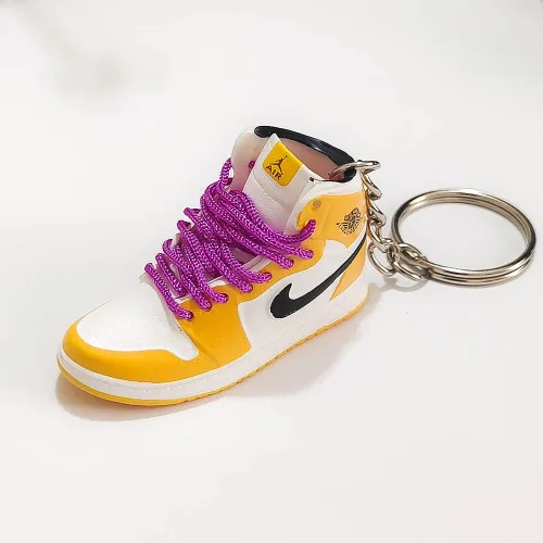 Vista 4 de Llavero de zapatillas, mini llaveros de baloncesto 3D para hombres, mujeres y niños, llaveros deportivos de moda, regalo para fanáticos