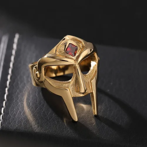 Vista 3 de DOOM - Anillo de máscara para hombre, estilo gladiador, anillo de acero inoxidable de titanio dorado rubí