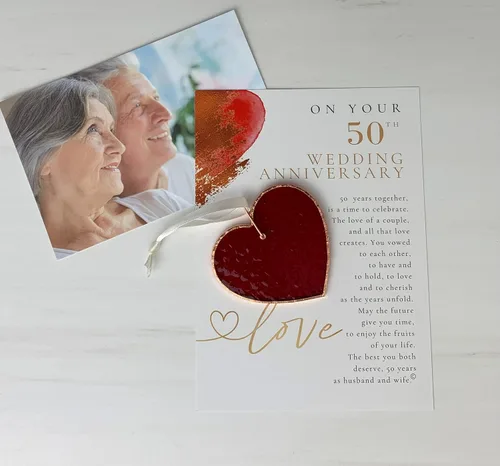Vista 3 de En tu 50 aniversario de boda: hermoso corazón de vitral; un adorno de recuerdo sentimental y significativo para la pareja casada - Hecho a mano