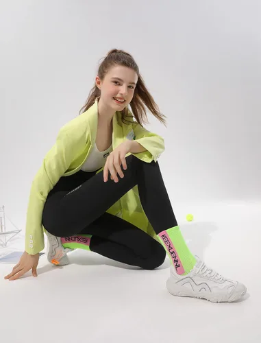 Vista 2 de TWKXL Leggings sedosos y elásticos de cintura alta para mujer con calcetines a juego a media pantorrilla, pantalones de yoga, pantalones de fitness