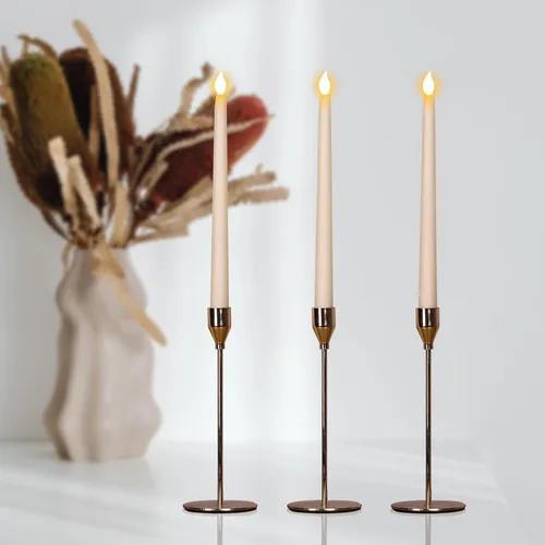 Vista 8 de Sequpr 12 velas cónicas sin llama parpadeantes con temporizador remoto, velas cónicas a pilas, candelabros LED de 10.63 pulgadas para Navidad, Marfil