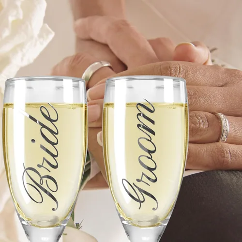 Vista 3 de BANBERRY DESIGNS Juego de 2 copas de champán para novia y novio, copas plateadas para brindis de boda de 6 onzas, elegantes copas de champán