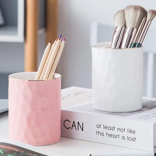 Vista 3 de HANKOR - Soporte para bolígrafos de cerámica, taza para lápices para escritorio, organizador para brochas de maquillaje para oficina y hogar, blanco