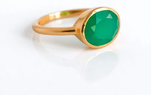 Vista 82 de Oval Birthstone Ring Bezel Set in Vermeil Gold, Sterling Silver, or Rose Gold, Stacking Birthstone Ring [rOMB]