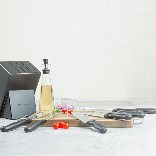 Vista 6 de Restaurantware Sensei - Juego de 8 cuchillos de acero alemán negro con pasadores codificados de colores para chefs, afilado, resistente a