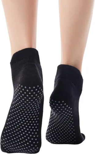 Vista 2 de UTTPLL Calcetines antideslizantes para mujeres y hombres, calcetines de yoga atléticos acolchados para pilates, calcetines de hospital con agarres
