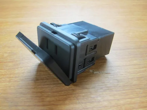 Vista 4 de 2013-2016 Ram 1500 2500 3500 4500/5500 Inversor de toma de corriente New Mopar OEM
