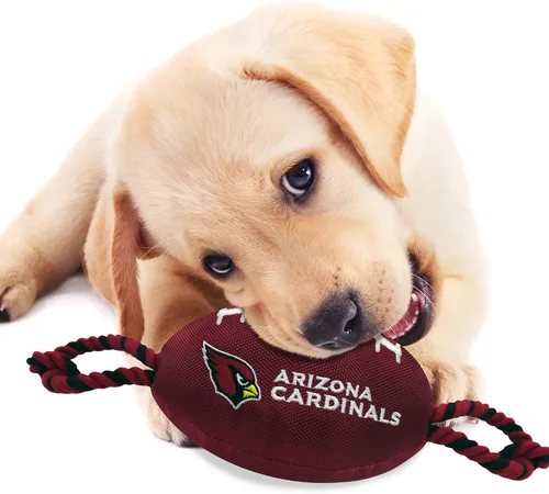 Vista 3 de Juguetes de fútbol NFL Arizona Cardinals para perros de Pets First, materiales de nylon de alta calidad, fuertes cuerdas de tracción, silbato
