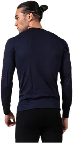 Vista 4 de Primera capa con tecnología HH Dry, con bandas de rayas, marca Helly Hansen