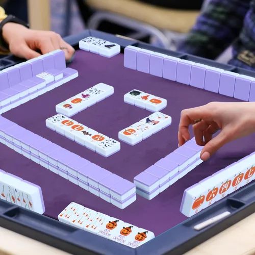 Vista 7 de Halloween American Mahjong Set 160 azulejos, calabaza, morado