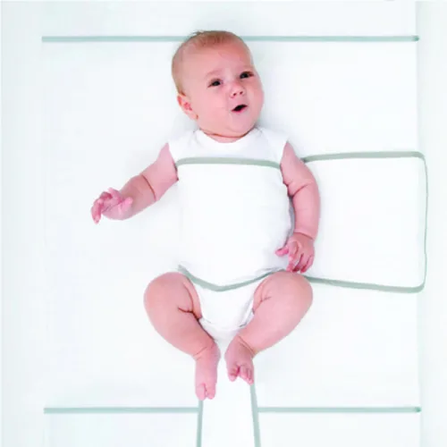 Vista 2 de Baby Brezza - Manta para dormir segura para la seguridad de la cuna para recién nacidos y bebés, manta segura y antivuelcos, color blanco