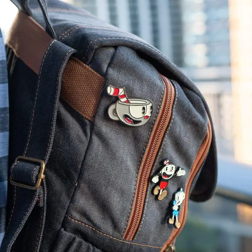 Vista 3 de Pin coleccionista de esmalte de personajes de videojuegos Cuphead