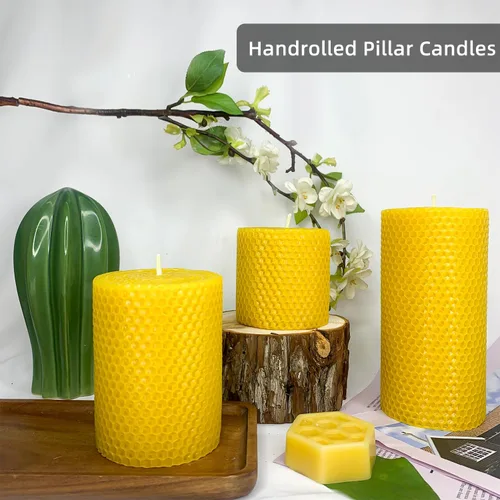 Vista 4 de Juego de 3 velas de pilar de cera de abejas, tamaño 3 x 6 pulgadas, 3 x 4 pulgadas y 3 x 3 pulgadas, hoja de vela de cera de abejas naturales
