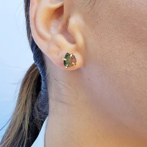 Vista 10 de Aretes de piedra preciosa natural en bruto con oro amarillo sobre plata de ley 925, 6 a 0.276 in, regalo de piedra de nacimiento de calidad genuina