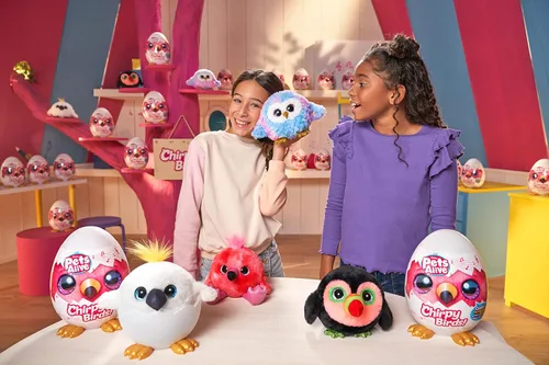 Vista 5 de Pets Alive Chirpy Birds (flamenco) de ZURU, mascota electrónica que habla, huevo sorpresa gigante, calcomanías, peine, arcilla esponjosa, peluche