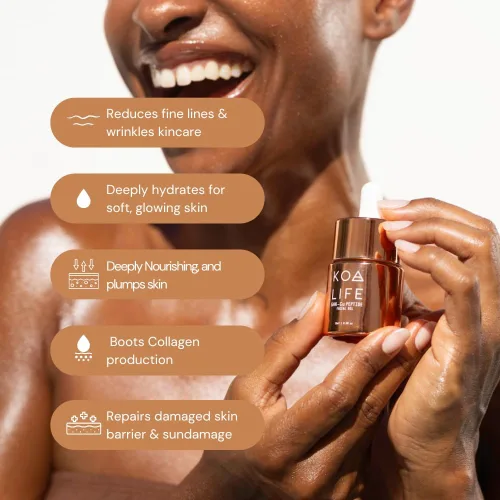 Vista 2 de KOA Life GHK Peptide Daily Ultra-Hidratante, Aceite Facial Antienvejecimiento. En una botella cuentagotas de vidrio de cobre metálico y cartón