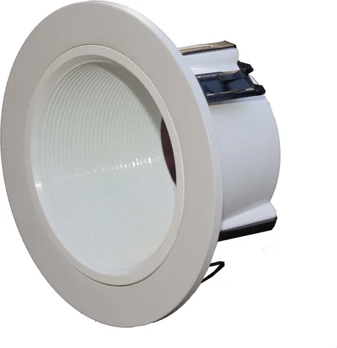 Vista 2 de Paquete de 6 bafle escalonados fenólicos de voltaje de línea de 4 pulgadas para luz empotrada, color blanco reemplaza al halo 993w